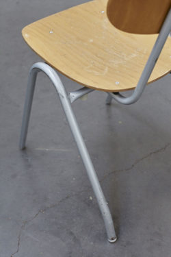 chaise d'école ensemble EMU ensemble de jardin vintage mobilier de jardin vintage EMU design table vintage chaise vintage lampadaire industriel chaise tapiovaara chaise baumann commode pieds compas mobilier scandinave fauteuil scandinave