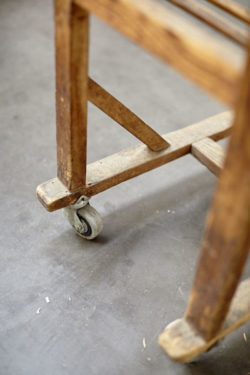 Etagère vintage meuble scandinave meuble campagne fauteuil scandinave tapiovaara bertoia lampadaire vintage mobilier pieds compas