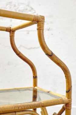 étagère en bambou support en verre vintage mobilier scandinave