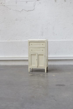Petit meuble d'appoint blanc rustique mobilier vintage pieds compas style scandinave