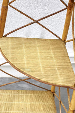 Etagère rotin d'angle mobilier vintage pieds compas décoration scandinave