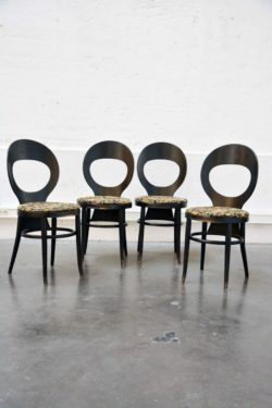 chaise baumann chaise bistrot chaise mouette chaise vintage commode vintage bertoia tapiovaara lampadaire vintage string bibliothèque string enfilade table de ferme chevet vintage commode années 50 banquette scandinave