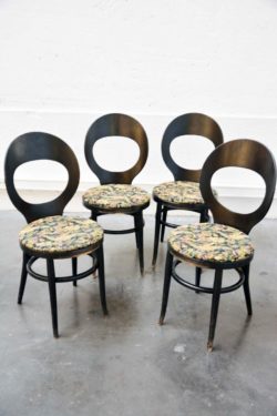 chaise baumann chaise bistrot chaise mouette chaise vintage commode vintage bertoia tapiovaara lampadaire vintage string bibliothèque string enfilade table de ferme chevet vintage commode années 50 banquette scandinave