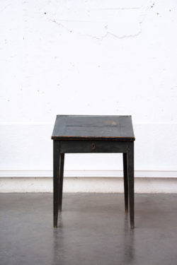 secrétaire ancien mobilier vintage pieds compas enfilade scandinave brocante table bistro chaise d'école
