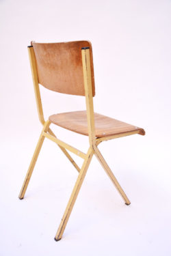 tapiovaara, commode vintage, chaise vintage, lbanquette en rotin, fauteuil en rotin, , commode pieds compas, enfilade, table de ferme, établi ancien, chaise vintage, banc de jardin vintage, arrosoir ancien, chaise école, table bistrot
