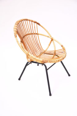 tapiovaara, commode vintage, chaise vintage, lbanquette en rotin, fauteuil en rotin, , commode pieds compas, enfilade, table de ferme, établi ancien, chaise vintage, banc de jardin vintage, arrosoir ancien, chaise école, table bistrot