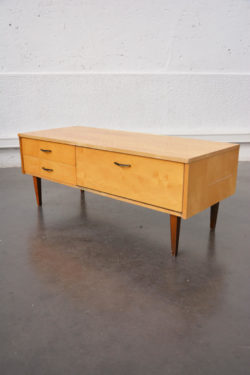tabouret ancien, chaise bistrot, banc vintage, table de ferme, tabouret bistrot, rotin, bar en rotin, chaise en rotin fauteuil en rotin, banquette en rotin, table scandinave, fauteuil vintage, fauteuil scandinave, miroir louis philippe, miroir doré, lampadaire vintage, enfilade, miroir forme libre,miroir rétroviseur, meuble télé vintage, bout de canapé