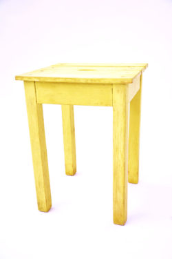 tapiovaara, commode vintage, chaise vintage, lbanquette en rotin, fauteuil en rotin, , commode pieds compas, enfilade, table de ferme, établi ancien, chaise vintage, banc de jardin vintage, arrosoir ancien, chaise école, table bistrot