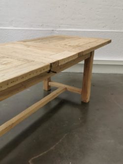 table de ferme, table de campagne, meuble de métier, enfilade, vaisselier, vaisselle ancienne, chiner, brocante, lampadaire vintage, fauteuil scandinave, bertoia, tapiovaara, chaise vintage, rotin, fauteuil en rotin, fauteuil emmanuelle, canapé vintage, canapé en rotin, commode pieds compas