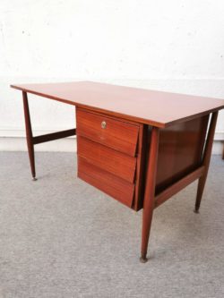 bureau vintage années 60 scandinave administration mobilier scolaire ecole vintage shop boutique lyon mobilier ameublement decoration lyon formica italien design brocante marche artisanat bois teck danois danemark home deco tendance laiton pieds compas
