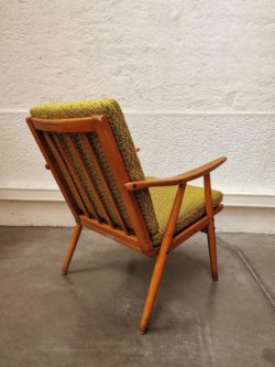 fauteuil boomerang, fauteuil vintage, rotin vintage, enfilade, table de ferme, commode vintage, chaise vintage, lampadaire vintage, chaise suman , dame jeanne