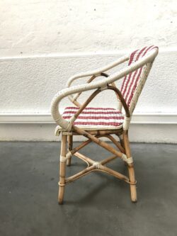 vintage, fauteuil vintage, enfilade, table de ferme, rotin, rotin vintage, chaise en rotin, fauteuil rotin