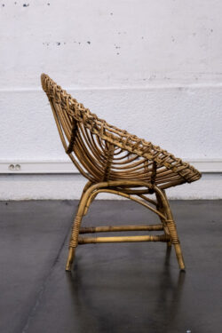 fauteuil en rotin, rotin vintage, bibliothèque vintage, fauteuil vintage, ergol, Gplan, Bertoia, confiturier, campagne chic, enfilade, table de ferme