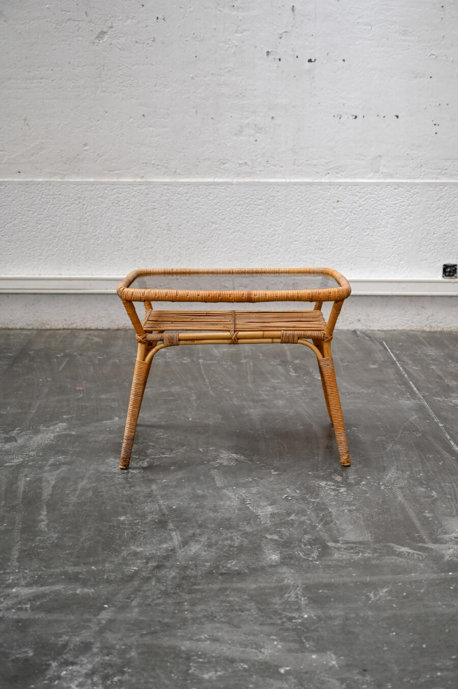 commode jiroutek, enfilade, table en teck, rotin vintage, table basse scandinave, tables gigognes