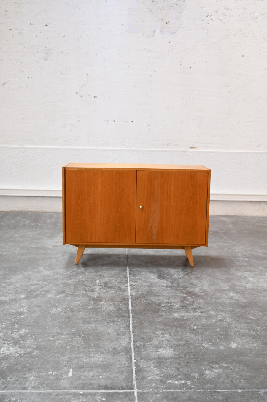 commode jiroutek, enfilade, table en teck, rotin vintage, table basse scandinave, tables gigognes