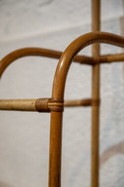 table d'appoint vintage, meuble de rangement vintage, meuble TV vintage, fauteuil boomerang, meuble de métier