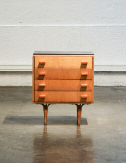 halabala, armoire artdéco, fauteuil boomerang, commode jiroutek, coiffeuse artdéco, bibliothèque vintage, chevet mezulanik, bibliothèque mezulanik, table en teck, table basse scandinave, table astro, gigognes GPLAN
