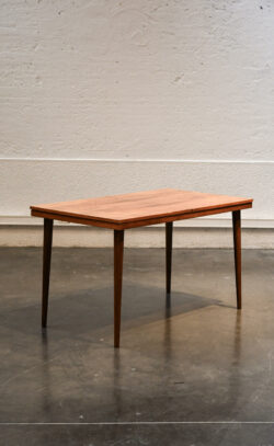 table halabala, rotin vintage, enfilade vintage, chaise vintage, fauteuil boomerang, lampe vintage, canapé vintage, Ercol, table en teck, table Astro