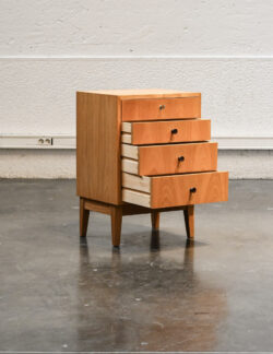 halabala, armoire artdéco, fauteuil boomerang, commode jiroutek, coiffeuse artdéco, bibliothèque vintage, chevet mezulanik, bibliothèque mezulanik, table en teck, table basse scandinave, table astro, gigognes GPLAN