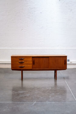 console vintage, bibliothèque, fauteuil vintage, table à rallonges vintage, enfilade vintage, table basse scandinave, table basse gigognes