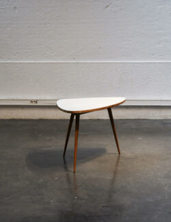 halabala, armoire artdéco, fauteuil boomerang, commode jiroutek, coiffeuse artdéco, bibliothèque vintage, chevet mezulanik, bibliothèque mezulanik, table en teck, table basse scandinave, table astro, gigognes GPLAN