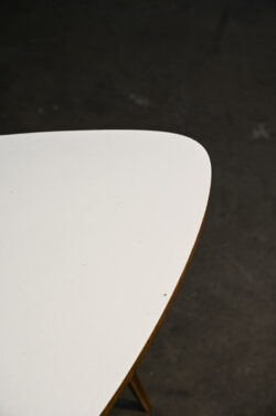 halabala, armoire artdéco, fauteuil boomerang, commode jiroutek, coiffeuse artdéco, bibliothèque vintage, chevet mezulanik, bibliothèque mezulanik, table en teck, table basse scandinave, table astro, gigognes GPLAN