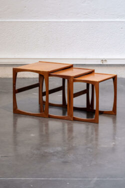 console vintage, bibliothèque, fauteuil vintage, table à rallonges vintage, enfilade vintage, table basse scandinave, table basse gigognes