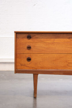 console vintage, bibliothèque, fauteuil vintage, table à rallonges vintage, enfilade vintage, table basse scandinave, table basse gigognes