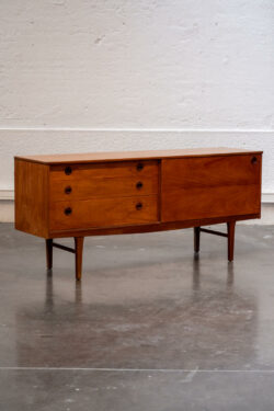 console vintage, bibliothèque, fauteuil vintage, table à rallonges vintage, enfilade vintage, table basse scandinave, table basse gigognes