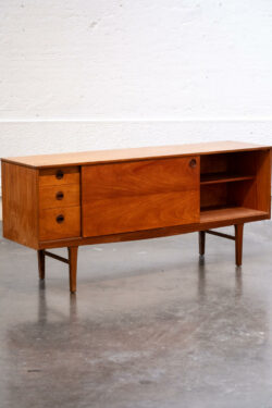 console vintage, bibliothèque, fauteuil vintage, table à rallonges vintage, enfilade vintage, table basse scandinave, table basse gigognes