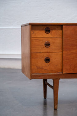 console vintage, bibliothèque, fauteuil vintage, table à rallonges vintage, enfilade vintage, table basse scandinave, table basse gigognes