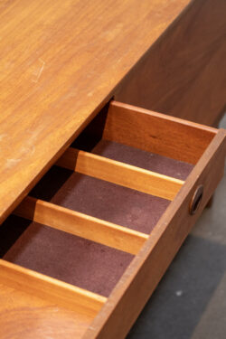 console vintage, bibliothèque, fauteuil vintage, table à rallonges vintage, enfilade vintage, table basse scandinave, table basse gigognes