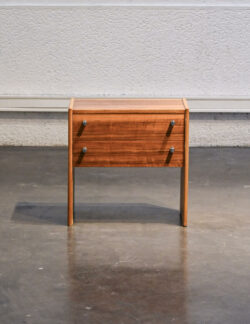 halabala, armoire artdéco, fauteuil boomerang, commode jiroutek, coiffeuse artdéco, bibliothèque vintage, chevet mezulanik, bibliothèque mezulanik, table en teck, table basse scandinave, table astro, gigognes GPLAN