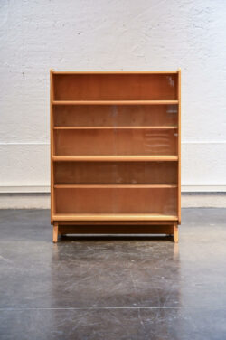 halabala, armoire artdéco, fauteuil boomerang, commode jiroutek, coiffeuse artdéco, bibliothèque vintage, chevet mezulanik, bibliothèque mezulanik, table en teck, table basse scandinave, table astro, gigognes GPLAN