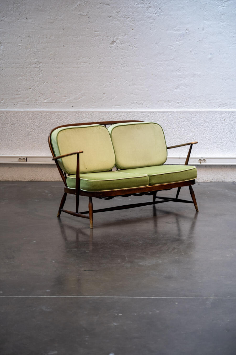 console vintage, bibliothèque, fauteuil vintage, table à rallonges vintage, enfilade vintage, table basse scandinave, table basse gigognes