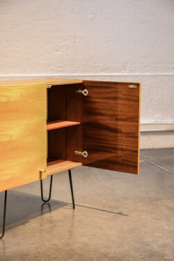 halabala, armoire artdéco, fauteuil boomerang, commode jiroutek, coiffeuse artdéco, bibliothèque vintage, chevet mezulanik, bibliothèque mezulanik, table en teck, table basse scandinave, table astro, gigognes GPLAN