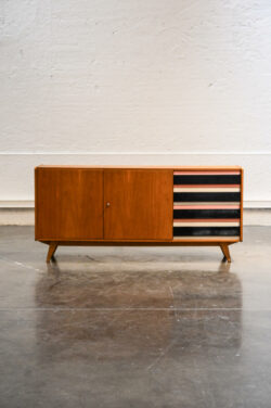 halabala, armoire artdéco, fauteuil boomerang, commode jiroutek, coiffeuse artdéco, bibliothèque vintage, chevet mezulanik, bibliothèque mezulanik, table en teck, table basse scandinave, table astro, gigognes GPLAN