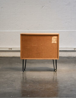 halabala, armoire artdéco, fauteuil boomerang, commode jiroutek, coiffeuse artdéco, bibliothèque vintage, chevet mezulanik, bibliothèque mezulanik, table en teck, table basse scandinave, table astro, gigognes GPLAN