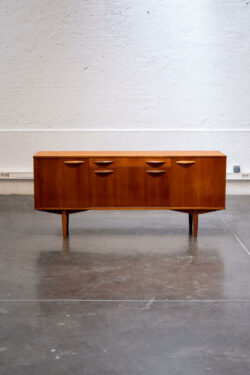 console vintage, bibliothèque, fauteuil vintage, table à rallonges vintage, enfilade vintage, table basse scandinave, table basse gigognes