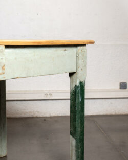 table de ferme, fauteuil boomerang, coiffeuse vintage, chaise d'école, chaise bistrot, meuble de campagne, rotin vintage, miroir ancien, fauteuil boomerang
