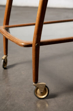 able de chevet, desserte vintage, rotin vintage, enfilade vintage, vaisselle ancienne, vaisselle vintage, table à manger vintage, table de ferme, fauteuil vintage