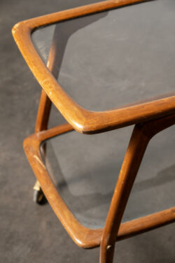 able de chevet, desserte vintage, rotin vintage, enfilade vintage, vaisselle ancienne, vaisselle vintage, table à manger vintage, table de ferme, fauteuil vintage