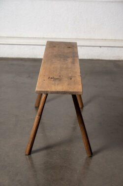 table de chevet, desserte vintage, rotin vintage, enfilade vintage, vaisselle ancienne, vaisselle vintage, table à manger vintage, table de ferme, fauteuil vintage