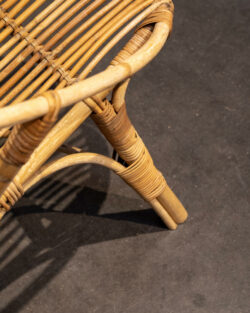 enfilade anglaise, enfilade jiroutek, buffet jiroutek, fauteuil vintage, fauteuil boomerang, rotin vintage, table en teck, vaisselle ancienne