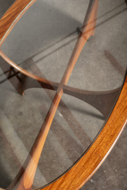 thonier, chaise bistrot, commode vintage, commode jiroutek, rotin vintage, bibliothèque vintage, fauteuil boomerang, meuble de campagne