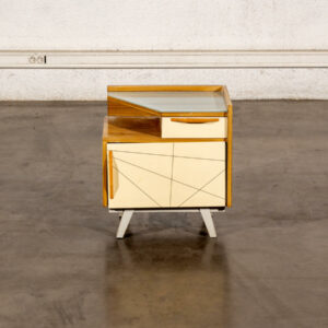 commode jiroutek, commode vintage, enfilade mézulanik, lampe vintage, armoire vintage, bibliothèque Italienne, rotin vintage