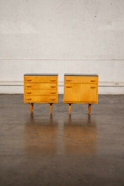 commode jiroutek, commode vintage, enfilade mézulanik, lampe vintage, armoire vintage, bibliothèque Italienne, rotin vintage