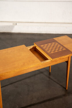 commode jiroutek, commode vintage, enfilade mézulanik, lampe vintage, armoire vintage, bibliothèque Italienne, rotin vintage