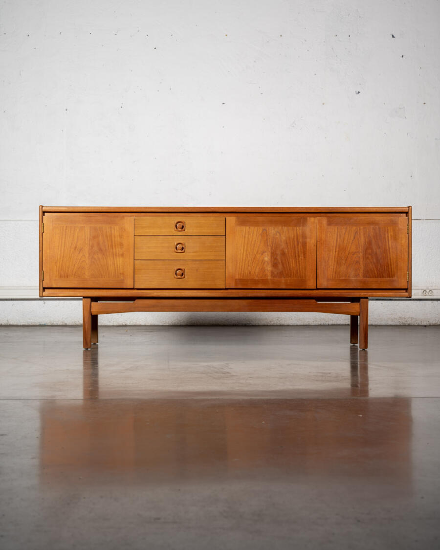 enfilade anglaise, rotin vintage, table en teck, table à rallonge, bureau vintage, chaise bistrot, vaisselle italienne, vaisselle ancienne