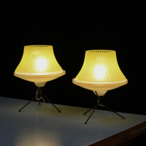 lampe tchèque, vaisselle ancienne, commode jiroutek, enfilade anglaise, table vintage, commode vintage, rotin vintage